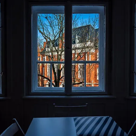 Trzy Kafki Private Rooms-3